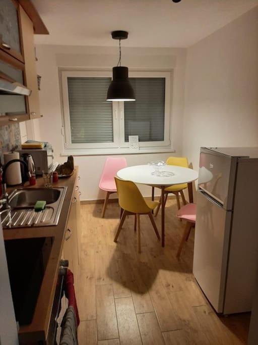 Studio Apartman Bojana 34M2,Free Wifi,Parking سيساك المظهر الخارجي الصورة